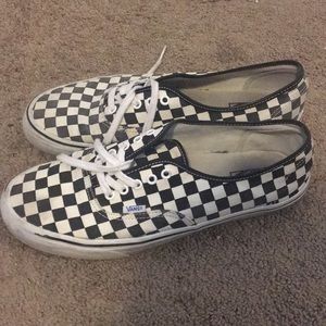 Authentic Black/White Checkered Vans. US MENS 12
